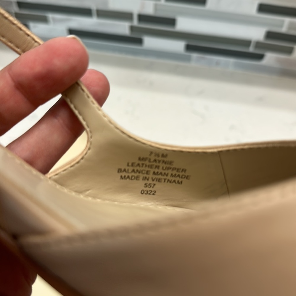 Marc Fisher Laynie Cap Tor Pump 7.5 - Picture 2 of 6